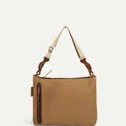 Baskia Messenger Bag