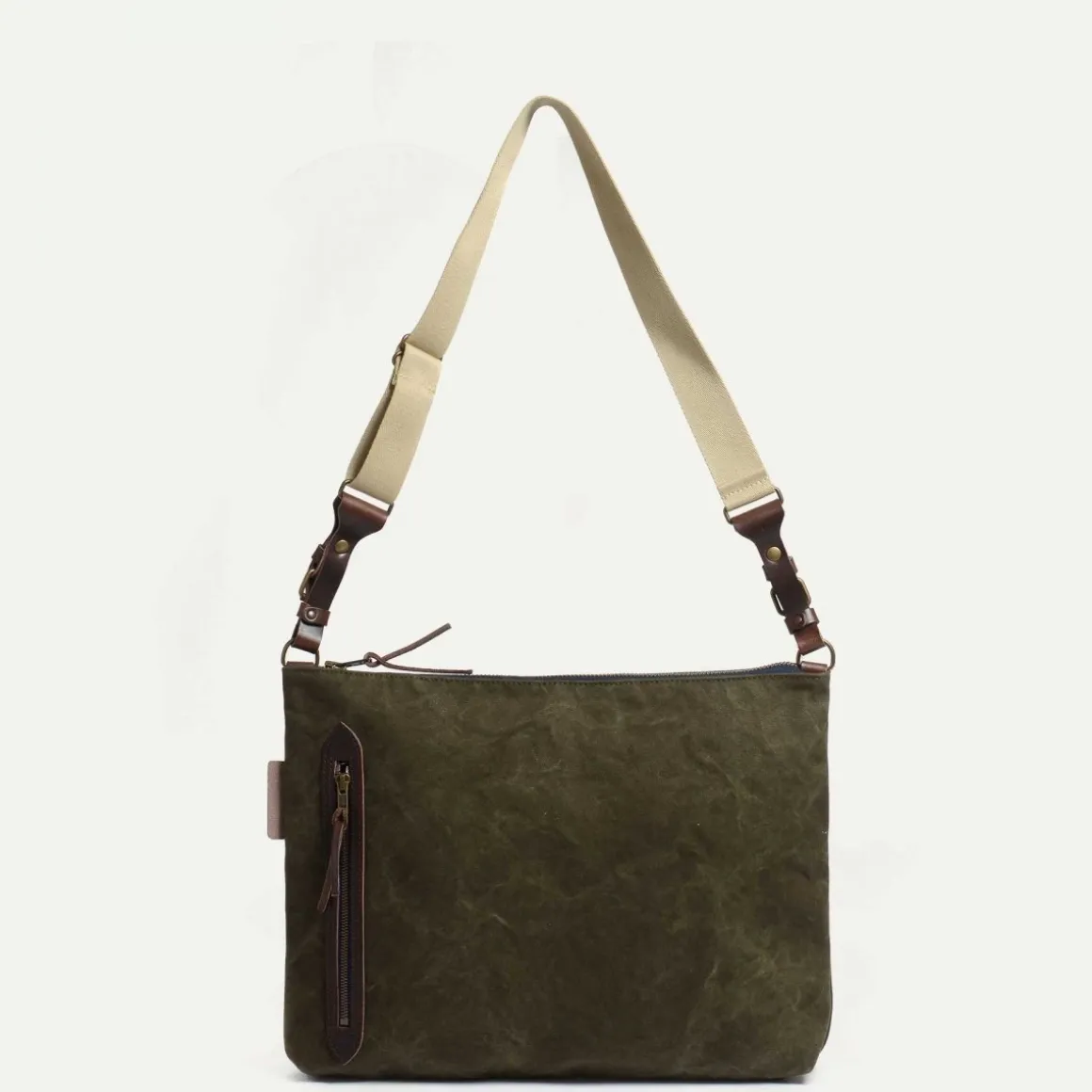 Baskia Messenger Bag