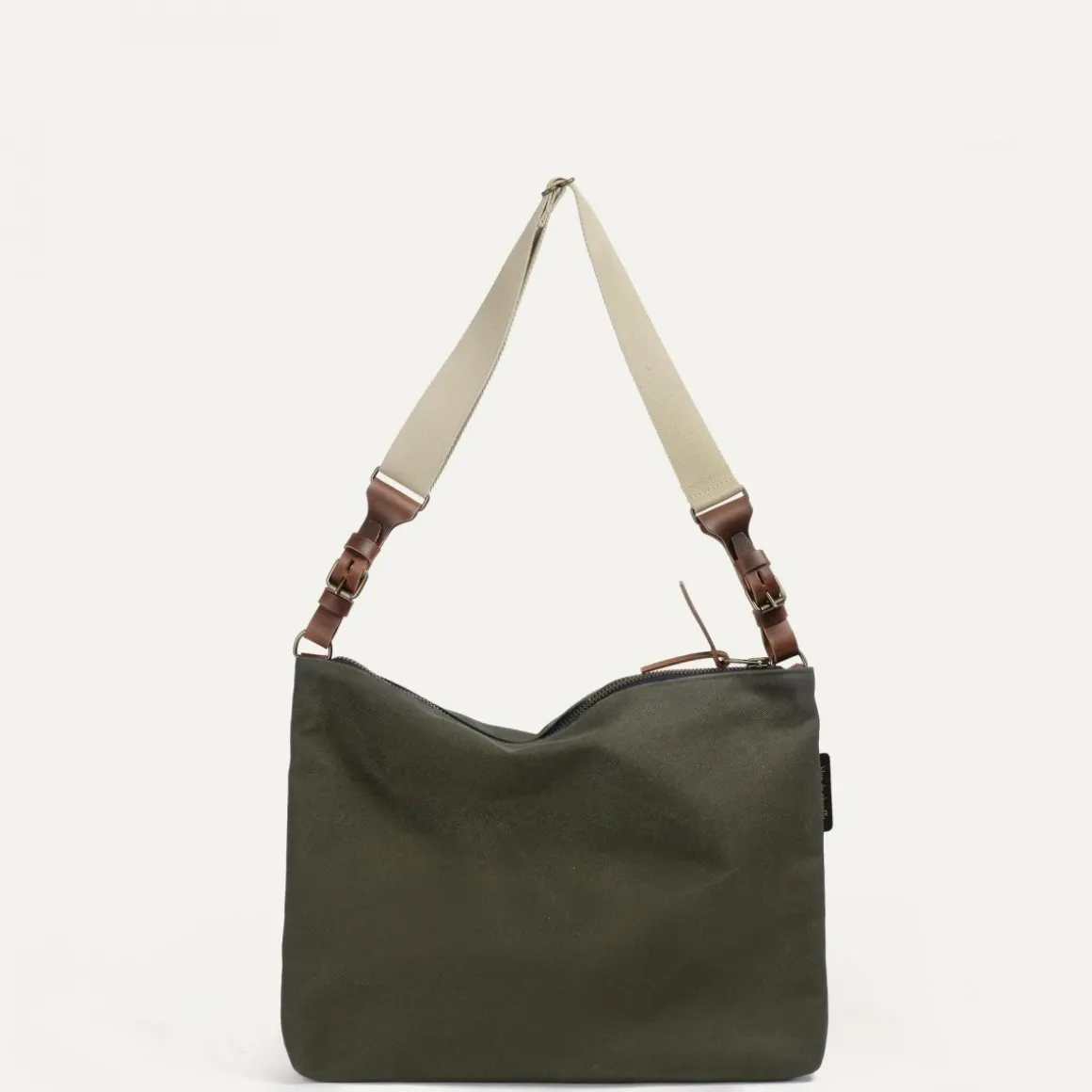 Baskia Messenger Bag