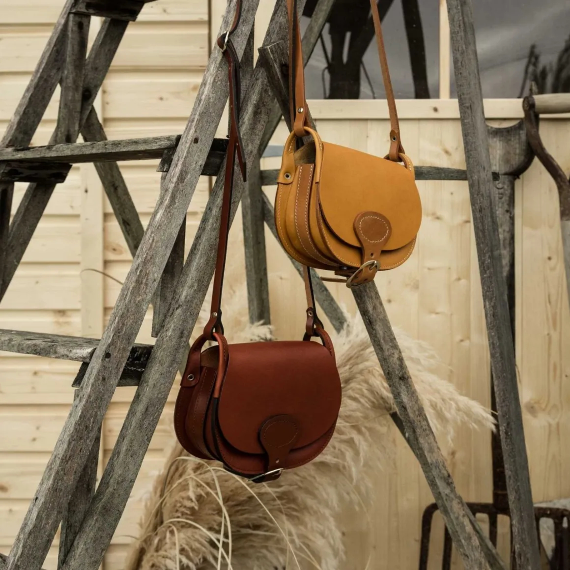 Diane M Gibecière bag