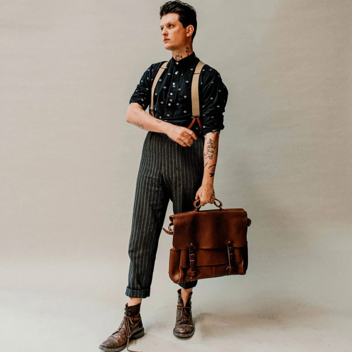 48h Irving Executive Postman bag