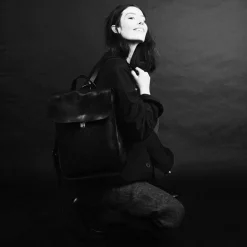 Puncho leather backpack